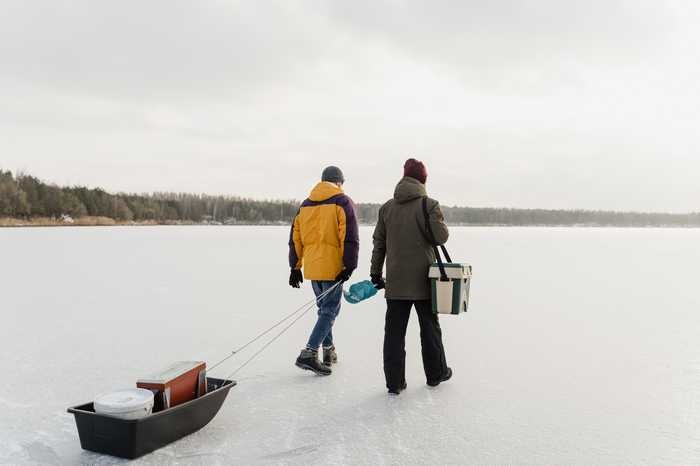  ice fishing
