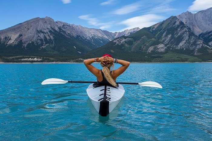 Is Kayaking Easier Than Canoeing?